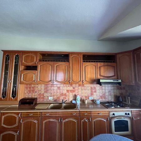 Villa Sokoli, Enjoy Sunset At This Spacious Apartment 地拉那 外观 照片