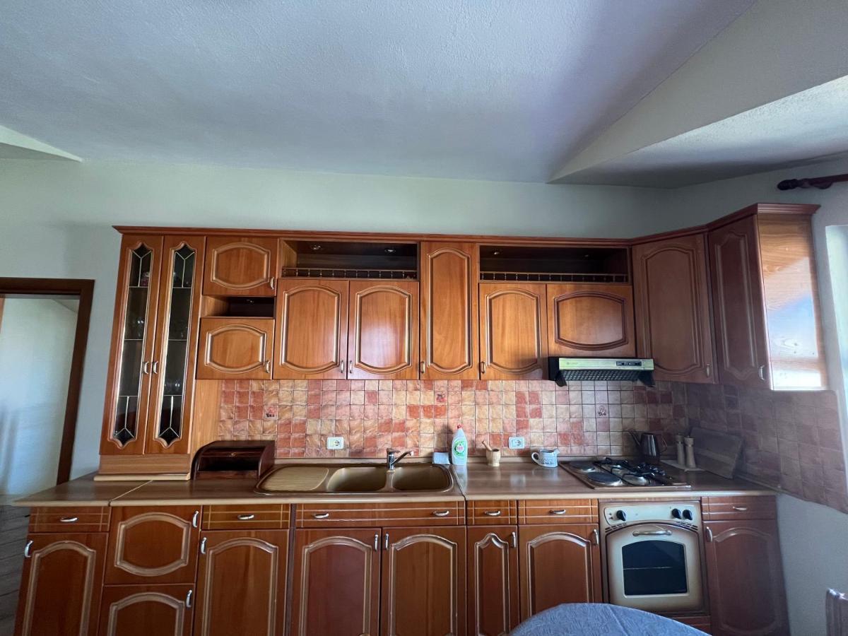 Villa Sokoli, Enjoy Sunset At This Spacious Apartment 地拉那 外观 照片