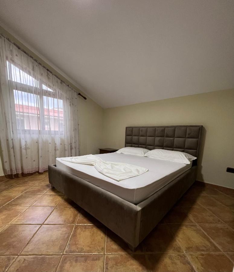 Villa Sokoli, Enjoy Sunset At This Spacious Apartment 地拉那 外观 照片