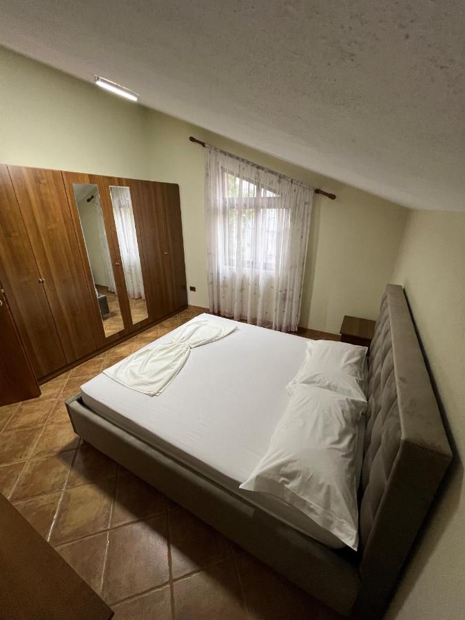 Villa Sokoli, Enjoy Sunset At This Spacious Apartment 地拉那 外观 照片